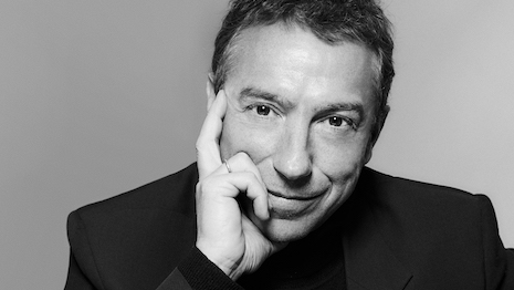 Riccardo Bellini a précédemment occupé des postes de PDG chez la maison parisienne Maison Margiela et la maison française Chloé.