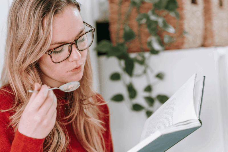 8 habitudes qui révèlent silencieusement que vous êtes plus intelligent que la plupart, selon la psychologie